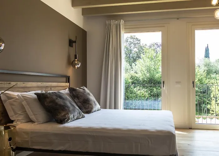 Collivo * لاتيزي